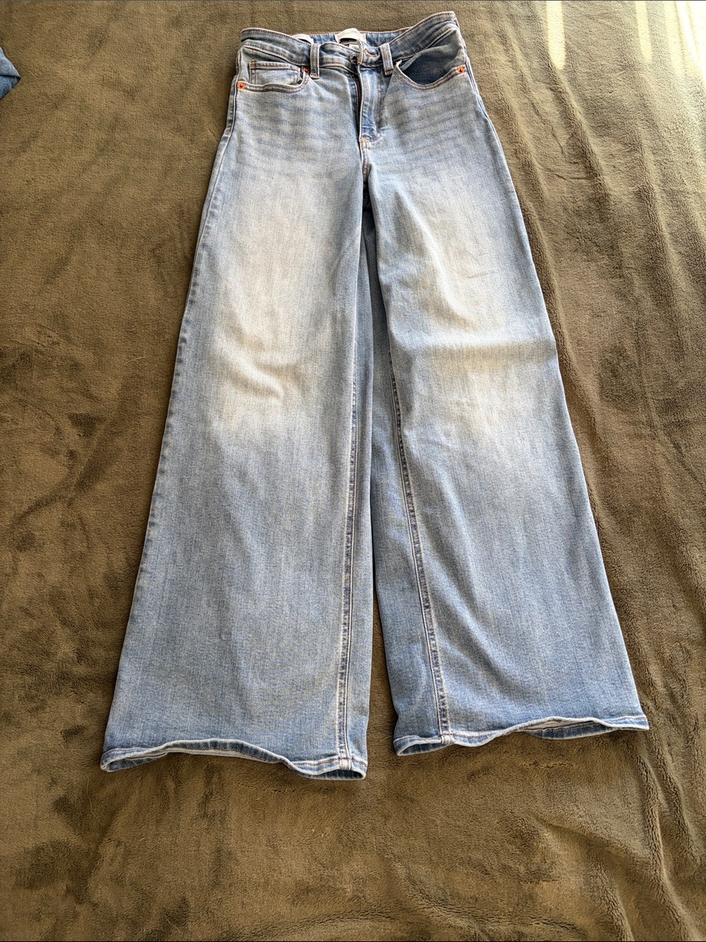 Universal Thread Wide Leg Women’s Jeans - Casual High-Rise Style